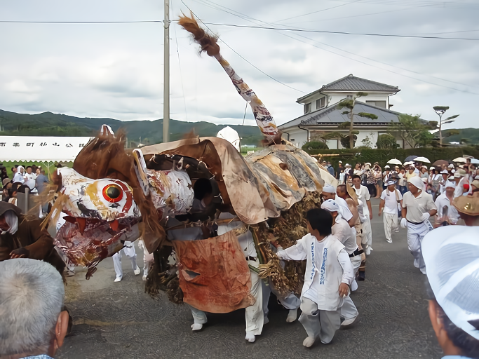 牛や虎など巨大な“つくいもん”が大迫力！鹿児島の約300年続く伝統『市来の七夕踊り』