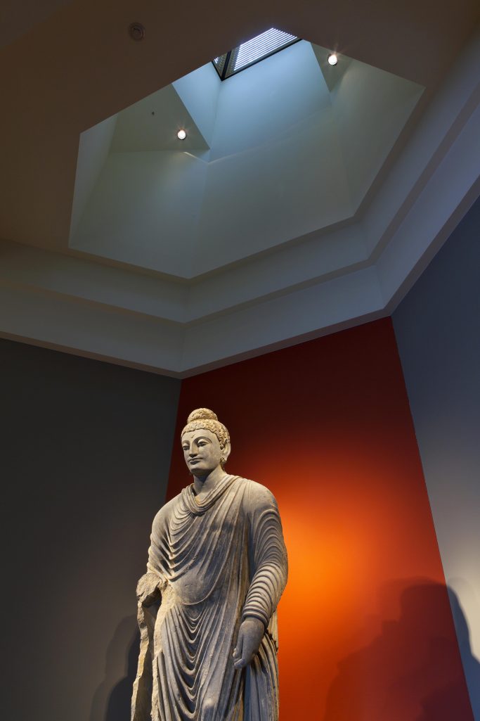 17 南アジア展示室 ガンダーラ仏立像