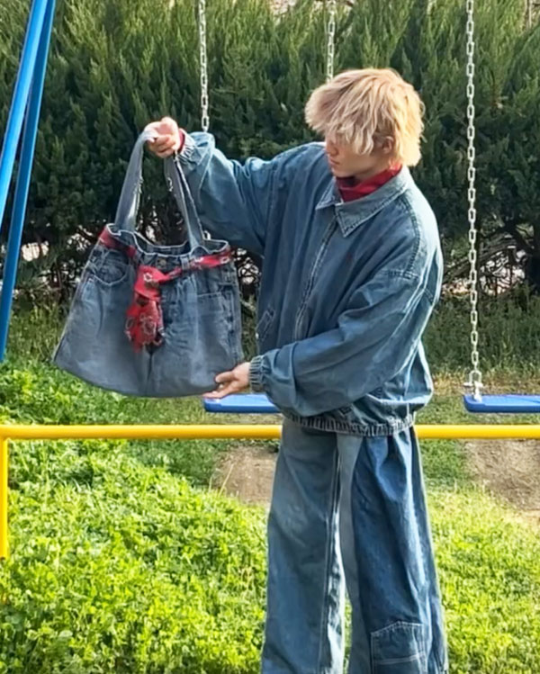 デニムバッグの写真