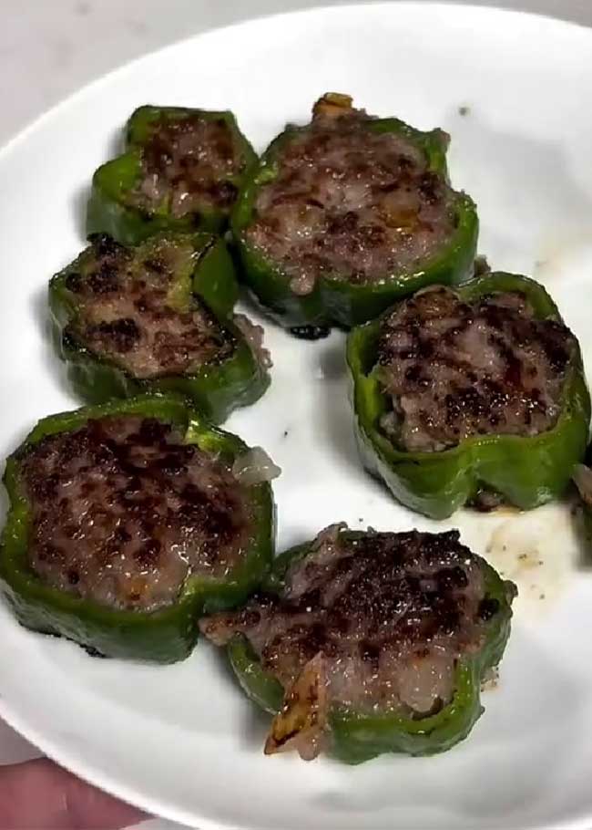 ピーマンの肉詰め