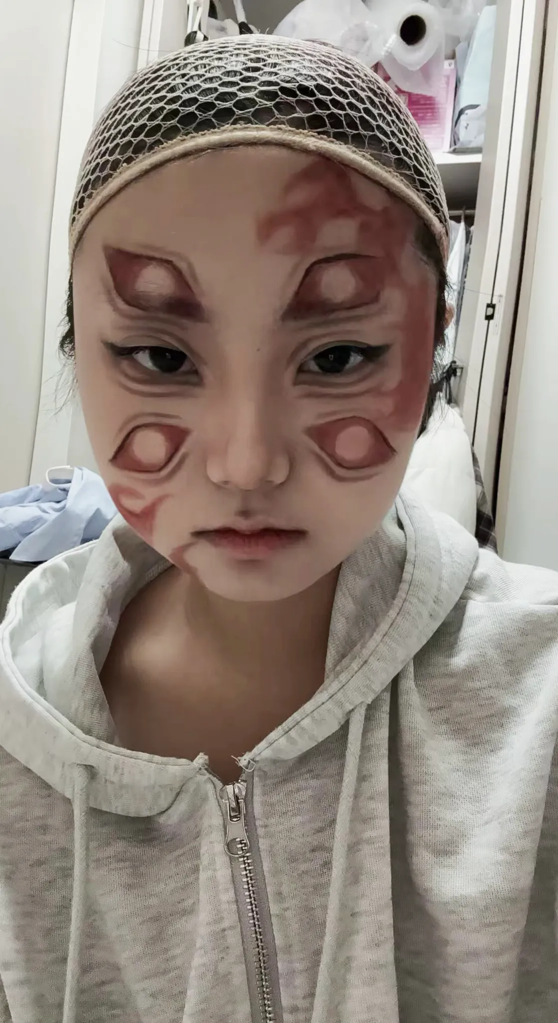 コスプレメイクをした女性