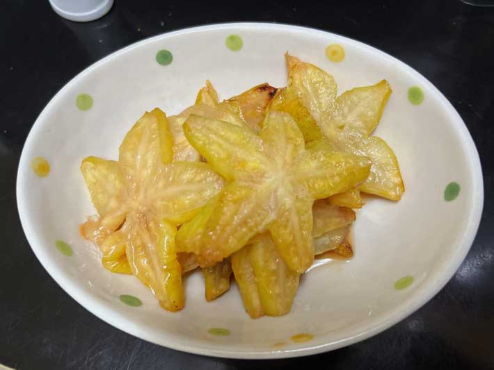 スターフルーツを砂糖で煮たもの（撮影：grape編集部）