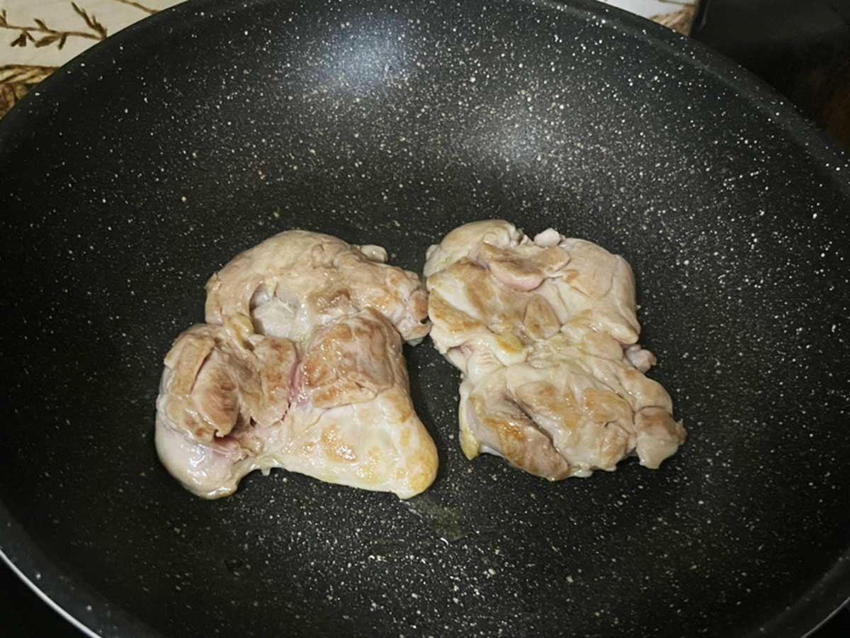 鶏モモ肉（撮影：grape編集部）