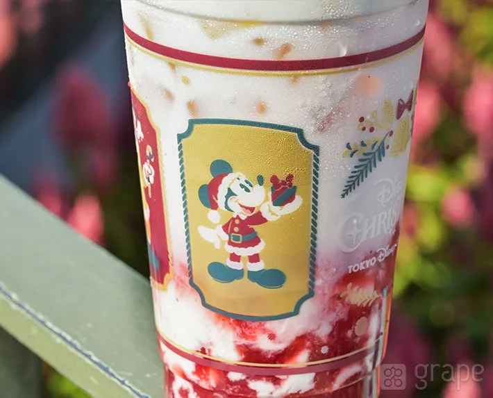 ディズニークリスマスのスペシャルドリンク（撮影：grape編集部）