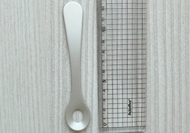 『アイスをホイップするスプーン』（撮影：grape編集部）